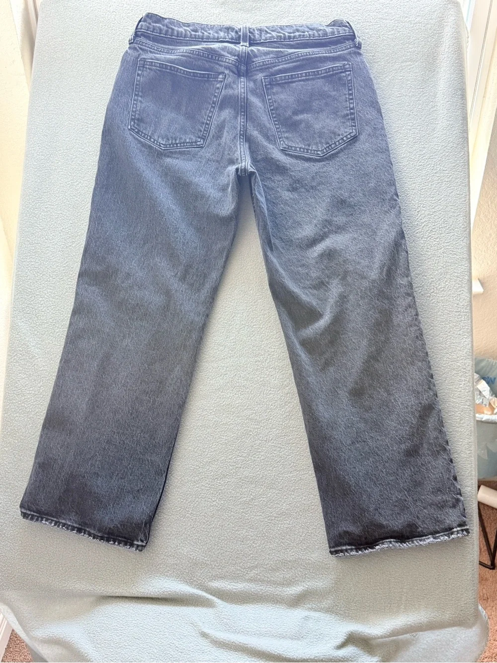 Abercrombie & Fitch Women's Baggy Low-Rise Jeans - Washed Black - Picture 3 of 5